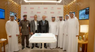«مطار الشارقة» و«العربية» يحتفلان بإطلاق رحلات إلى دمشق