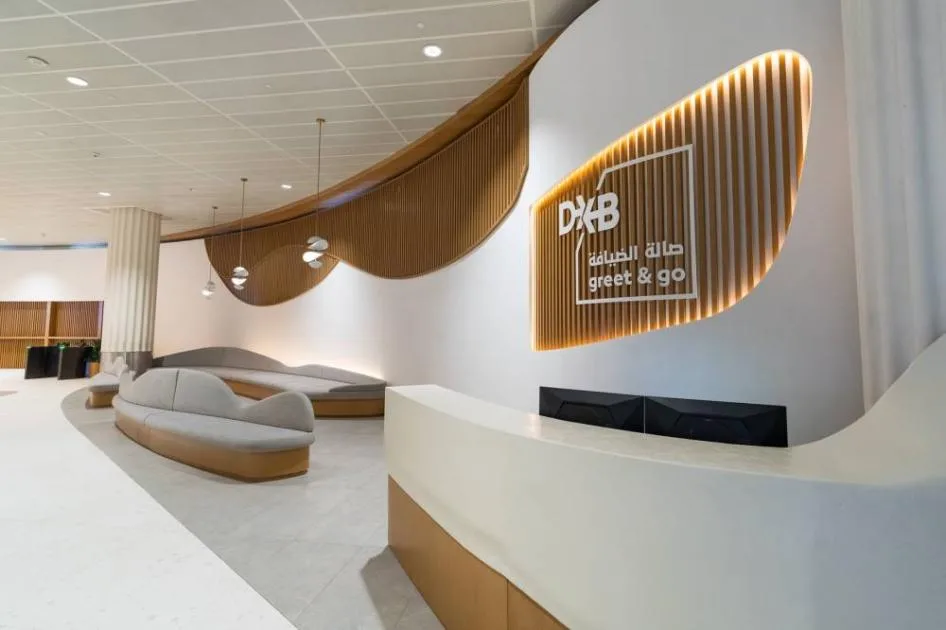 «مطارات دبي» تُطلق خدمة صالة الاستقبال الجديدة DXB Greet & Go في المبنى 3 «مطارات دبي» تُطلق خدمة صالة الاستقبال الجديدة DXB Greet & Go في المبنى 3