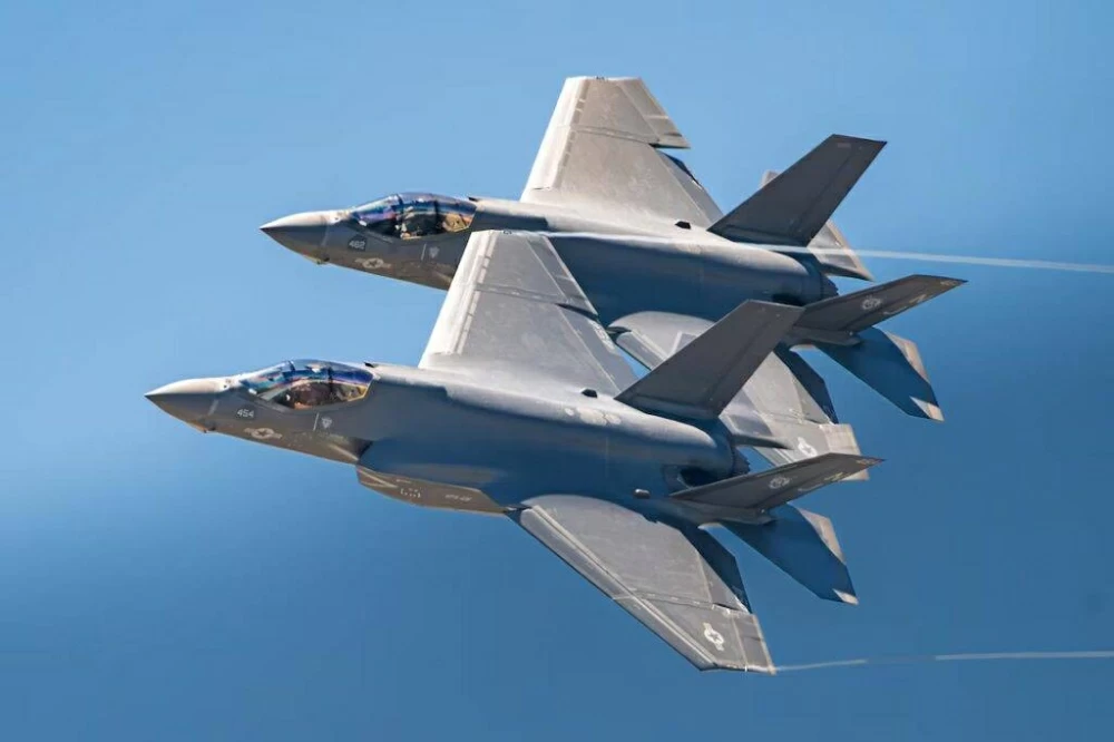 مظاهرات في هولندا ضد تصدير مكونات لطائرات F-35 الإسرائيلية مظاهرات في هولندا ضد تصدير مكونات لطائرات F-35 الإسرائيلية