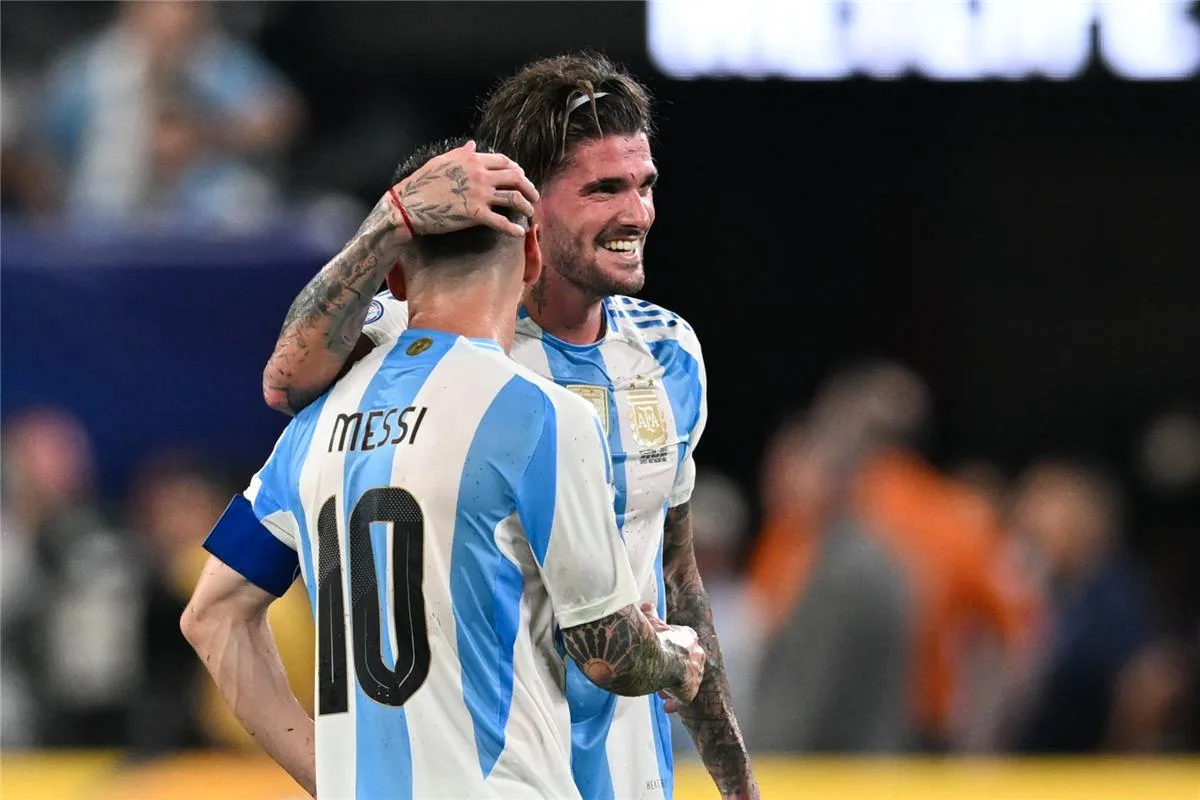 مع تواجد ميسي، أتلتيكو مدريد يعلن عن انتقال دي باول إلى إنتر ميامي مع تواجد ميسي، أتلتيكو مدريد يعلن عن انتقال دي باول إلى إنتر ميامي