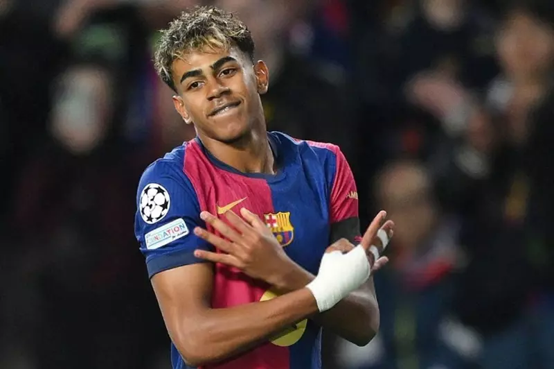 مع حضور ميسي ورونالدينيو.. لامين يامال يستعرض تشكيلته الأسطورية لبرشلونة
