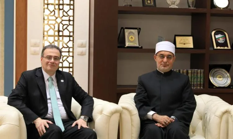 مفتي الجمهورية يناقش مع رئيس “المركزية للتنظيم والإدارة” سبل تعزيز التعاون المشترك مفتي الجمهورية يناقش مع رئيس “المركزية للتنظيم والإدارة” سبل تعزيز التعاون المشترك