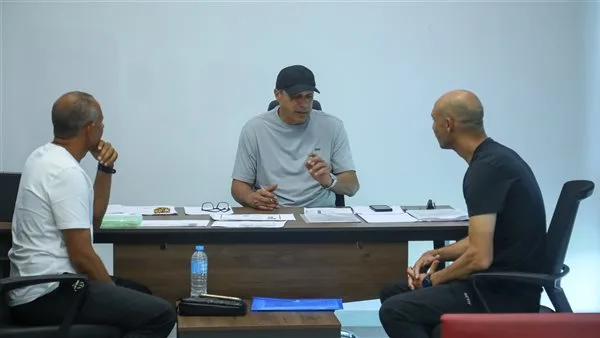 مقابلات لتحديد 25 طالبًا للحصول على رخصة A7 الأفريقية. مقابلات لتحديد 25 طالبًا للحصول على رخصة A7 الأفريقية.
