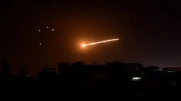 مقتل 12 فلسطينياً جراء غارة إسرائيلية على مخيم للنازحين في قطاع غزة