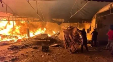 مقتل 15 فلسطينيًا جراء قصف الاحتلال لخيام النازحين في منطقة المواصي خان يونس.