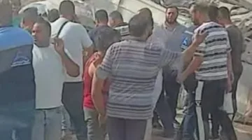 مقتل شخص وإصابة 13 آخرين جراء انقلاب حافلة صغيرة على طريق العين السخنة | صور