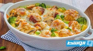 مكرونة كريميّة مع كرات الدجاج