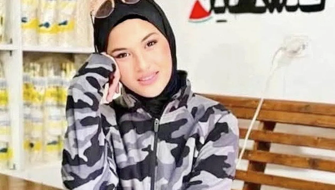 ملاك مصلح… بطلة الملاكمة تودع الحياة على شاطئ غزة ملاك مصلح… بطلة الملاكمة تودع الحياة على شاطئ غزة