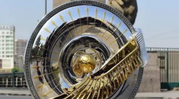 ممثل “لاجاليتكس” الألمانية يتحدث عن القوانين مع ممثلي الأندية خلال قرعة الدوري