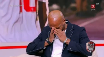 ممدوح عباس يتأثر: لن يعوضني ابني وسأحقق له كل ما يريد بعد اعتزاله