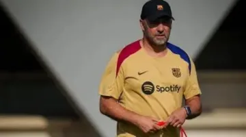 من تير شتيجن إلى دي يونج: فليك يواجه صيفًا معقدًا في برشلونة