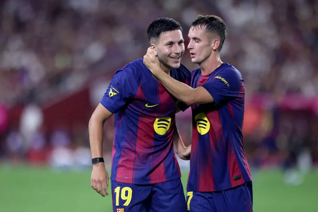 من هو درو فرنانديز، اللاعب في برشلونة الذي أدهش فليك؟ من هو درو فرنانديز، اللاعب في برشلونة الذي أدهش فليك؟