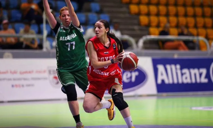 منتخب مصر للسيدات يتفوق على الجزائر ويتأهل إلى المباراة النهائية في البطولة العربية لكرة السلة