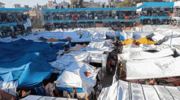 منظمة الصحة العالمية تنبه إلى أزمة خطيرة في غزة بسبب استهداف مناطق النازحين وعمليات توزيع الغذاء.
