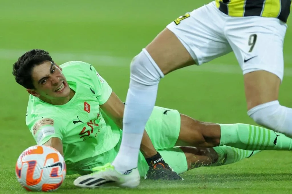 منقذ الهلال: كيف أثبت ياسين بونو مقولة “الحارس نصف الفريق” في مواجهة السيتي؟ منقذ الهلال: كيف أثبت ياسين بونو مقولة “الحارس نصف الفريق” في مواجهة السيتي؟
