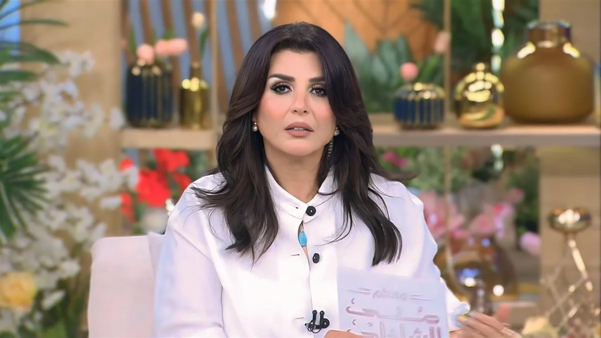منى الشاذلي تكشف لأول مرة تفاصيل أزمة لوحات مها الصغير منى الشاذلي تكشف لأول مرة تفاصيل أزمة لوحات مها الصغير
