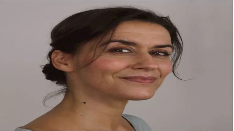 مها الصغير تتهم بسرقة لوحتها: من تكون الفنانة الدنماركية ليز؟ مها الصغير تتهم بسرقة لوحتها: من تكون الفنانة الدنماركية ليز؟