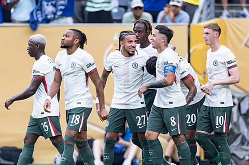 مواجهة مثيرة: توقيت مباراة تشيلسي وباريس سان جيرمان في نهائي كأس العالم للأندية مواجهة مثيرة: توقيت مباراة تشيلسي وباريس سان جيرمان في نهائي كأس العالم للأندية
