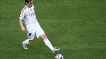 مودريتش: لم أشهد رئيس ريال مدريد يبكي من قبل.. ويسترجع لحظة لا تُنسى في مسيرته الرياضية