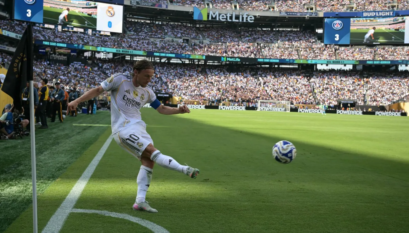 مودريتش يترك ريال مدريد بخسارة قاسية وتراث دائم