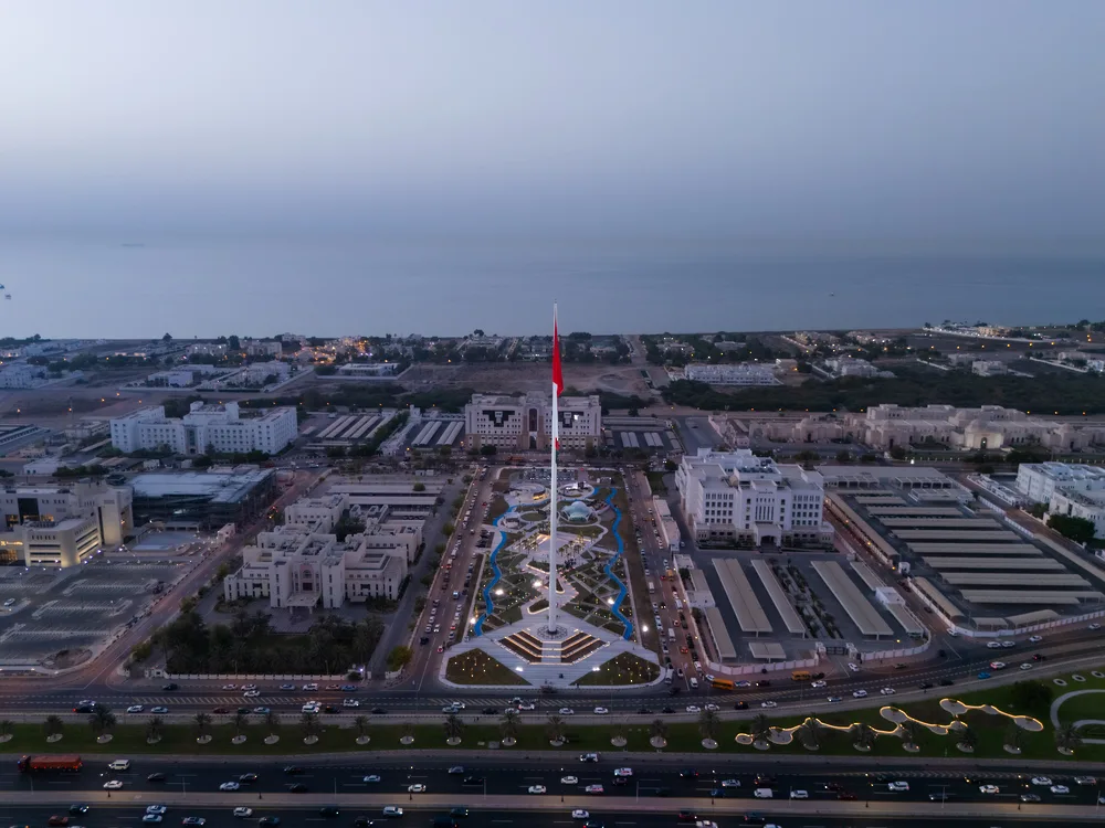 موديز ترفع تصنيف سلطنة عُمان الائتماني إلى الدرجة الاستثمارية