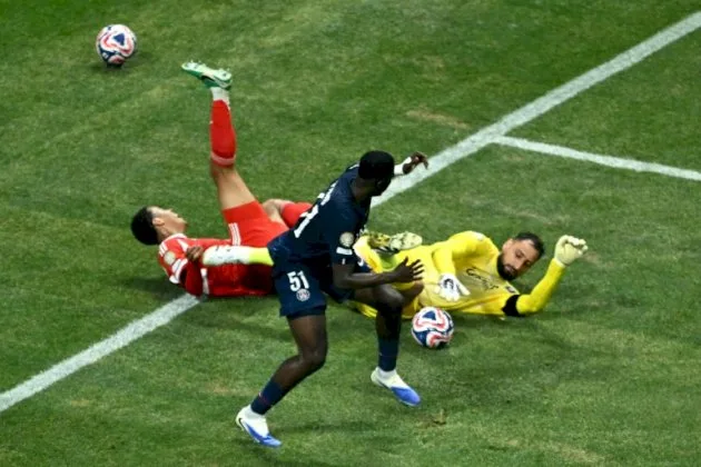 موسيالا يغيب لفترة extended بسبب كسر في عظمة الشظية وخلع في الكاحل (بايرن) موسيالا يغيب لفترة extended بسبب كسر في عظمة الشظية وخلع في الكاحل (بايرن)