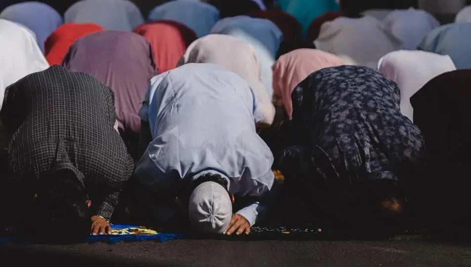 موعد صلاة الجمعة بتاريخ 4 يوليو 2025: فروق توقيت بين مختلف محافظات مصر موعد صلاة الجمعة بتاريخ 4 يوليو 2025: فروق توقيت بين مختلف محافظات مصر