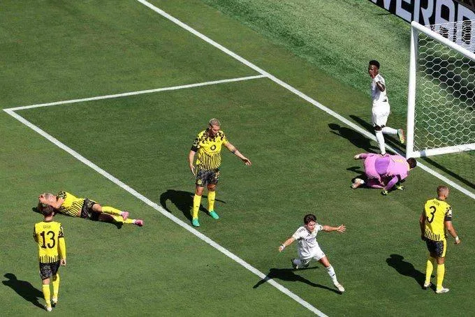 مونديال الأندية: ريال مدريد يواجه سان جيرمان في نصف النهائي بانتظار نارية مونديال الأندية: ريال مدريد يواجه سان جيرمان في نصف النهائي بانتظار نارية