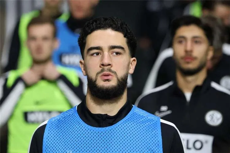 موهبة فلسطينية تحت أنظار الأهلي والزمالك.. وكيل محمد محمود يطلع “بطولات” على مستجدات مفاوضات انضمامه للعملاقين موهبة فلسطينية تحت أنظار الأهلي والزمالك.. وكيل محمد محمود يطلع “بطولات” على مستجدات مفاوضات انضمامه للعملاقين
