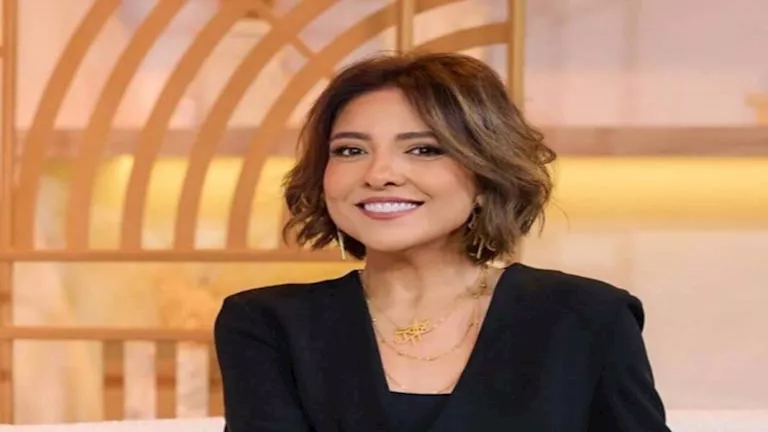 مي كساب تتألق بإطلالة صفراء جديدة.. تصميم رائع يبرز أنوثتها