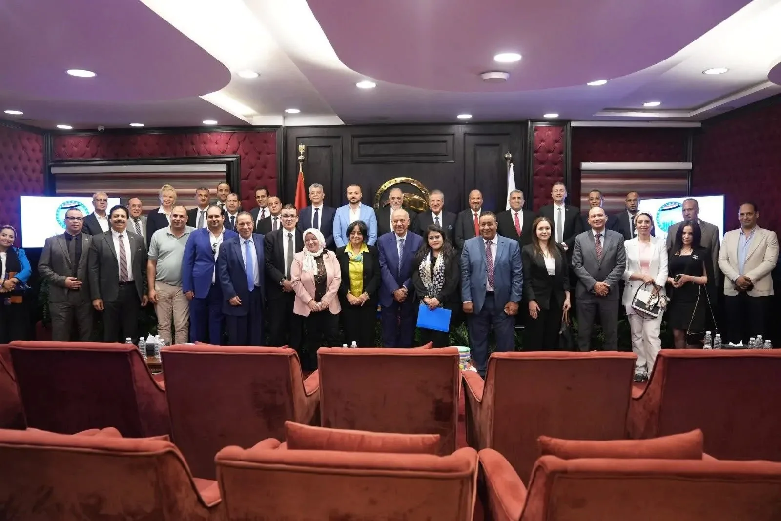 ميزانية تواجه الأزمات وتتصدى للتحديات.. خطة “مستقبل وطن” تعزز الثقة في الموازنة الجديدة ميزانية تواجه الأزمات وتتصدى للتحديات.. خطة “مستقبل وطن” تعزز الثقة في الموازنة الجديدة