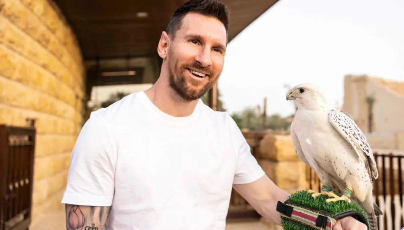 ميسي إلى الدوري السعودي مع ‘الفريق المتميز’؟ (فيديو) ميسي إلى الدوري السعودي مع ‘الفريق المتميز’؟ (فيديو)