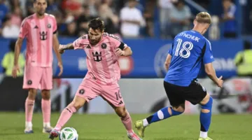 ميسي يتسبب في خطأ فادح ويعوضه بهدف مذهل (فيديو)
