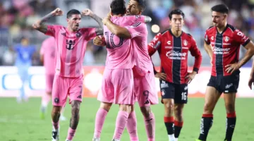 ميسي يعبر عن فرحته بعد هدف حاسم وكلمات مثيرة من اللاعب المنافس (فيديو)
