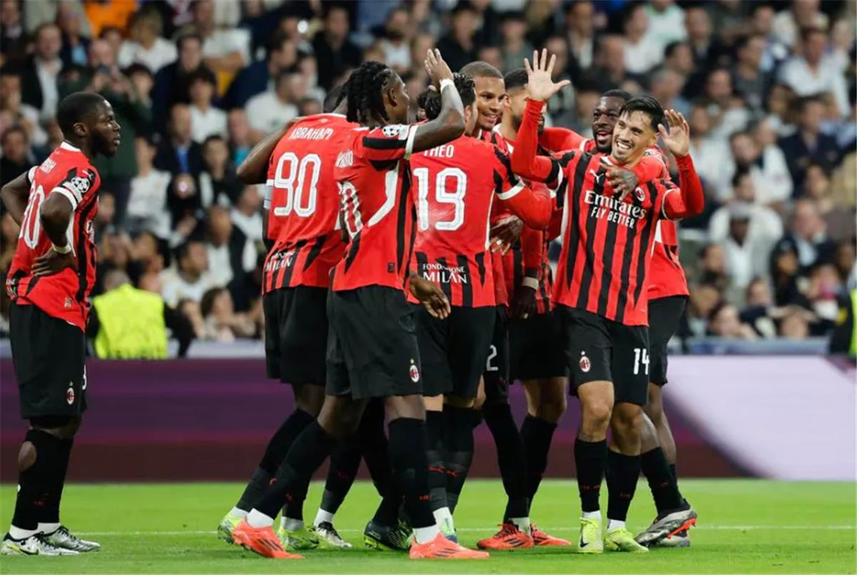 ميلان يتغلب على ليفربول في مباراة ودية بنتيجة 4-2 ميلان يتغلب على ليفربول في مباراة ودية بنتيجة 4-2