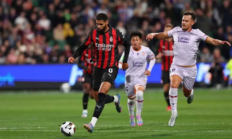 ميلان يكمل جولته في آسيا بفوز ساحق على بيرث جلوري 9-0