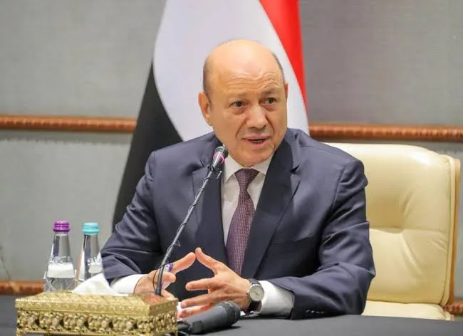 العليمي يسافر إلى السعودية لتعزيز الدعم الاقتصادي لليمن العليمي يسافر إلى السعودية لتعزيز الدعم الاقتصادي لليمن