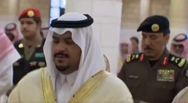 نائب أمير الرياض يشارك في صلاة الجنازة على الأمير الوليد بن خالد بن طلال نائب أمير الرياض يشارك في صلاة الجنازة على الأمير الوليد بن خالد بن طلال