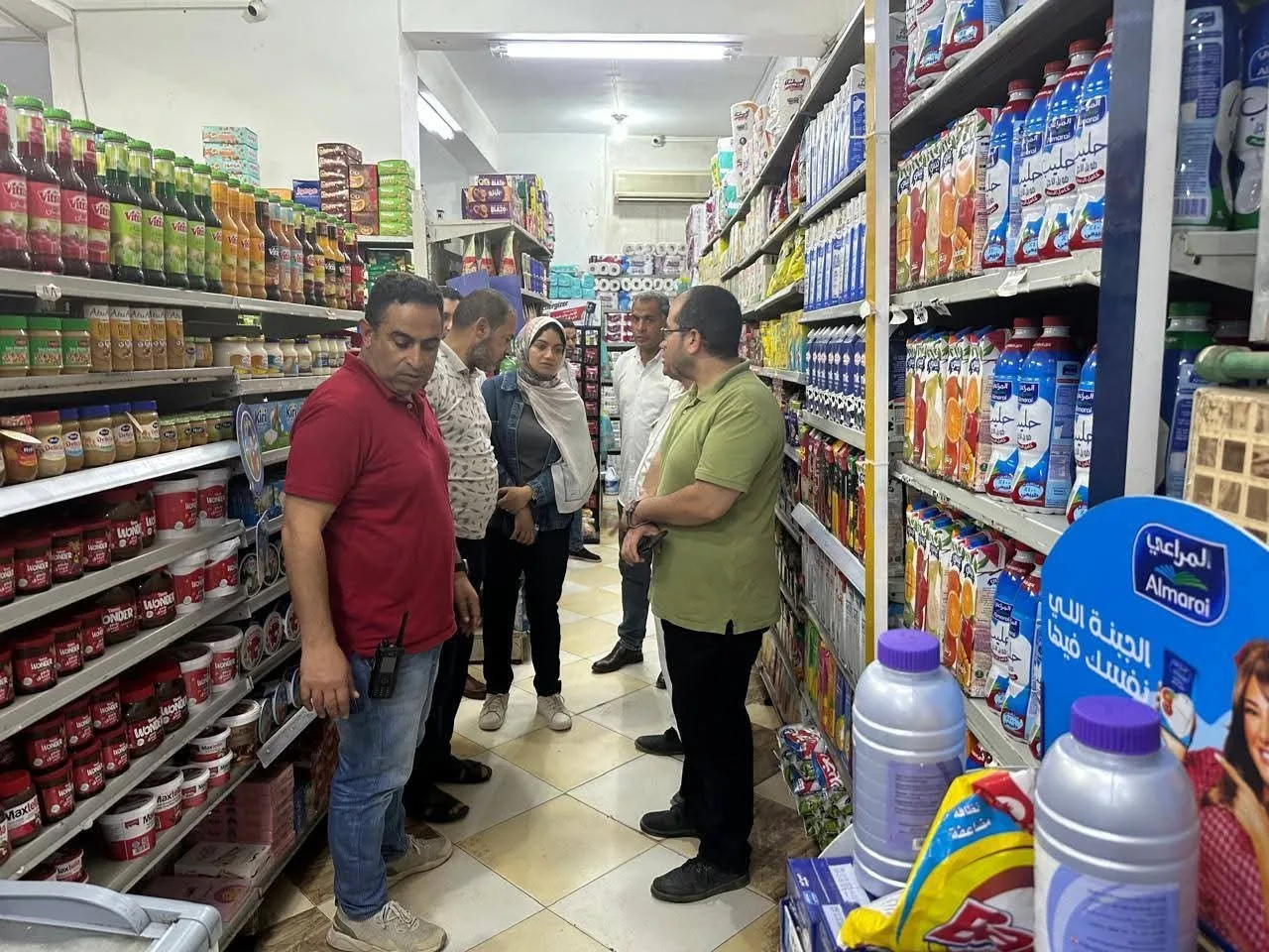 نائب محافظ القليوبية يقوم بجولة تفقدية بالتعاون مع هيئة الطب البيطري للتأكد من توفر السلع الاستراتيجية نائب محافظ القليوبية يقوم بجولة تفقدية بالتعاون مع هيئة الطب البيطري للتأكد من توفر السلع الاستراتيجية