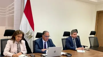 نائب وزير الخارجية والهجرة يعقد لقاءً مع أفراد الجالية المصرية في لوس أنجلوس