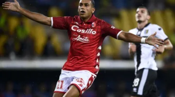 نابولي يقرر وجهة غير متوقعة للاعب المغربي وليد شديرة