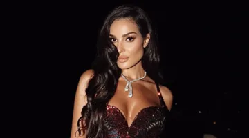 نادين نسيب نجيم تتألق باللون البرغندي في حفل زفاف زين قطامي وسيليو صعب