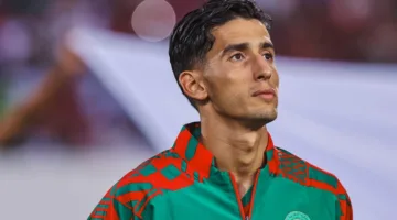 نايف أكرد يُعلن انتهاء مسيرته مع ريال سوسيداد من خلال رسالة مؤثرة.
