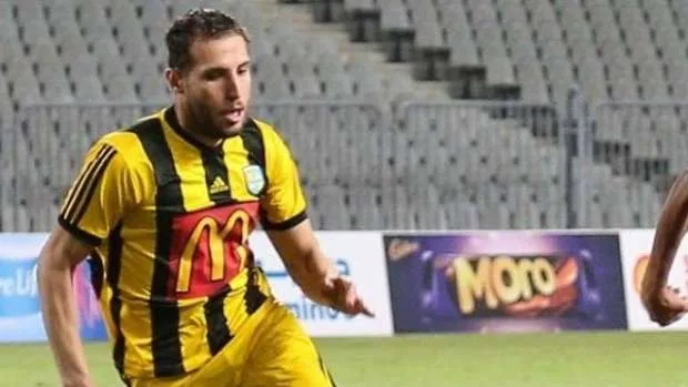 نجم الأهلي السابق يعلن اعتزاله بعد 18 عاماً: خرجنا منها بأمان