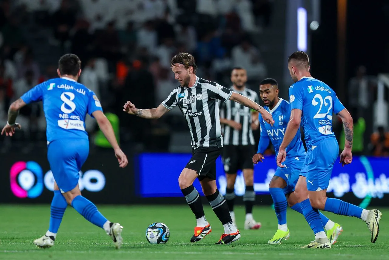 نجم الدوري السعودي يُغلق فرصة الانضمام أمام الأندية الإماراتية نجم الدوري السعودي يُغلق فرصة الانضمام أمام الأندية الإماراتية