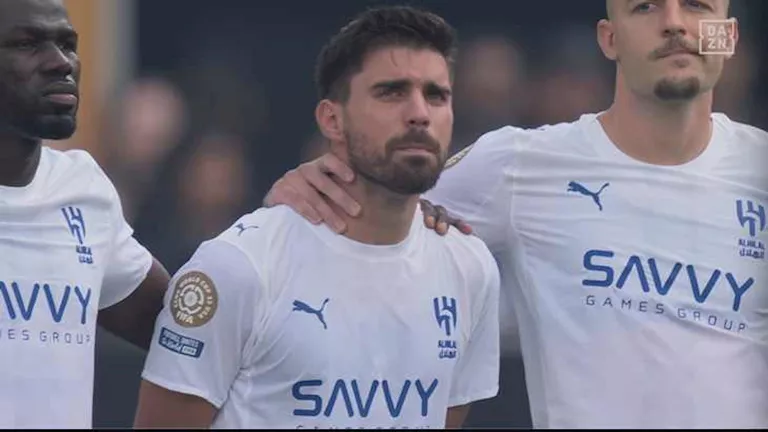 نجم الهلال السعودي ينهار بالبكاء قبل مواجهة الفريق مع فلومينينسي نجم الهلال السعودي ينهار بالبكاء قبل مواجهة الفريق مع فلومينينسي