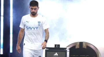 نجوم الهلال تنهار خلال احتفال جوتا قبل مواجهة فلوميننسي (فيديو)