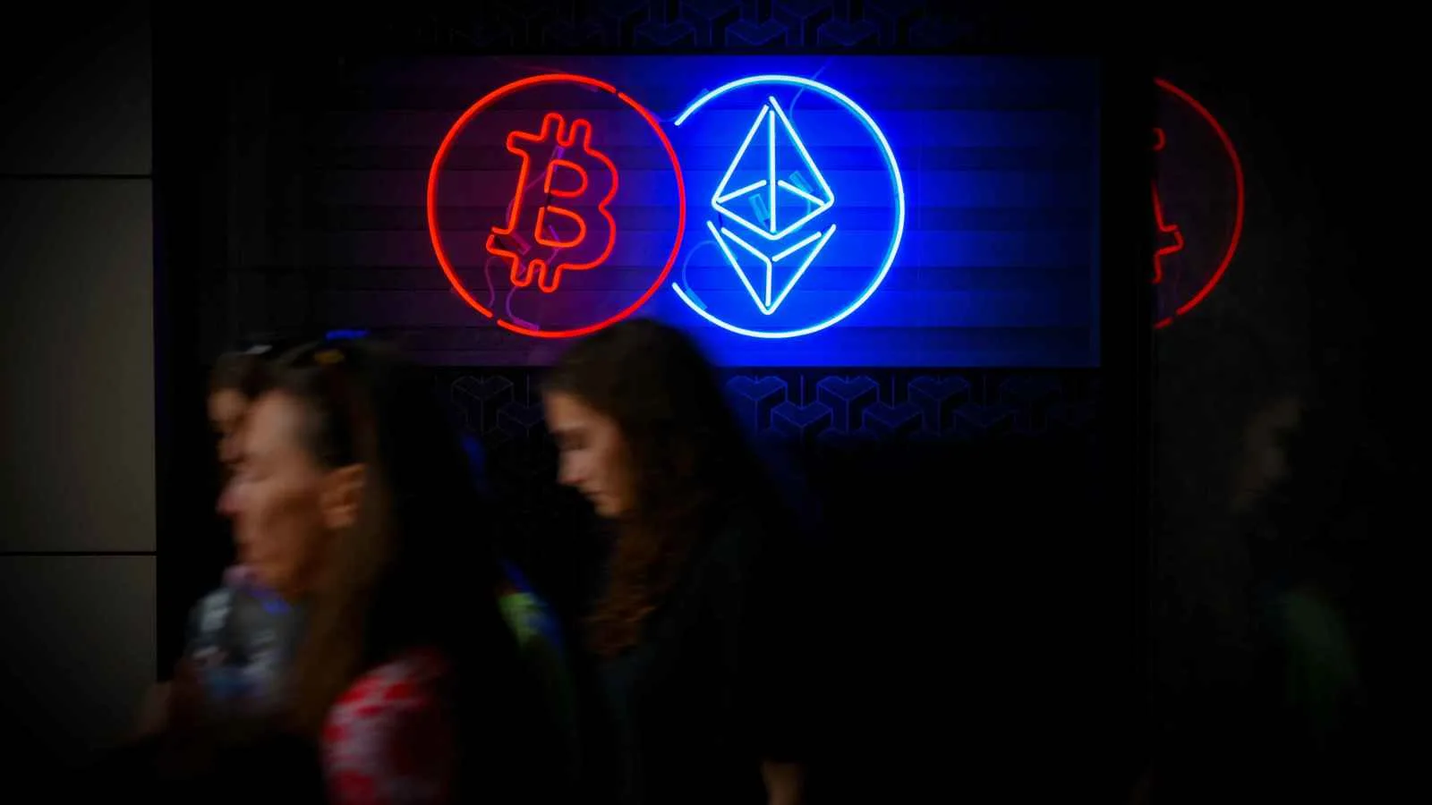 نزيف غير متوقع في سوق الكريبتو.. انخفاضات حادة ومليارات تتلاشى في غضون ساعات نزيف غير متوقع في سوق الكريبتو.. انخفاضات حادة ومليارات تتلاشى في غضون ساعات