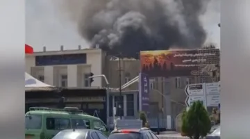 نشوب حريق ضخم قرب مستشفى القائم في مدينة مشهد (فيديو)