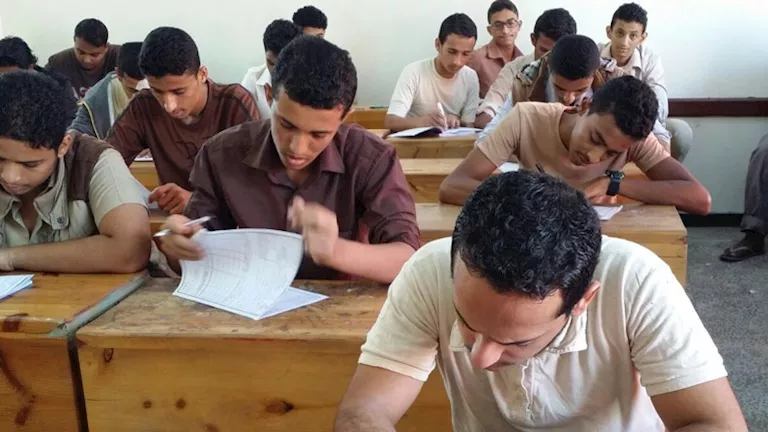 نقدم نماذج توجيهية لمادة الرياضيات البحتة للثانوية العامة 2025. نقدم نماذج توجيهية لمادة الرياضيات البحتة للثانوية العامة 2025.